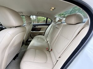 Jaguar XF 3.0 XF Premium Luxury V6 AUTO Saloon