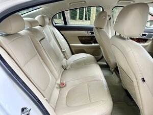 Jaguar XF 3.0 XF Premium Luxury V6 AUTO Saloon