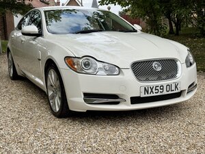 Jaguar XF 3.0 XF Premium Luxury V6 AUTO Saloon