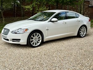 Jaguar XF 3.0 XF Premium Luxury V6 AUTO Saloon