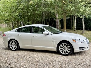 Jaguar XF 3.0 XF Premium Luxury V6 AUTO Saloon
