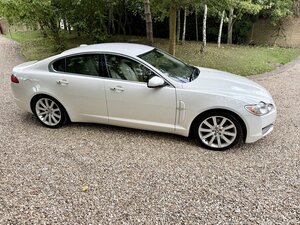 Jaguar XF 3.0 XF Premium Luxury V6 AUTO Saloon