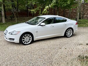 Jaguar XF 3.0 XF Premium Luxury V6 AUTO Saloon
