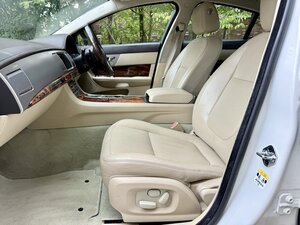 Jaguar XF 3.0 XF Premium Luxury V6 AUTO Saloon