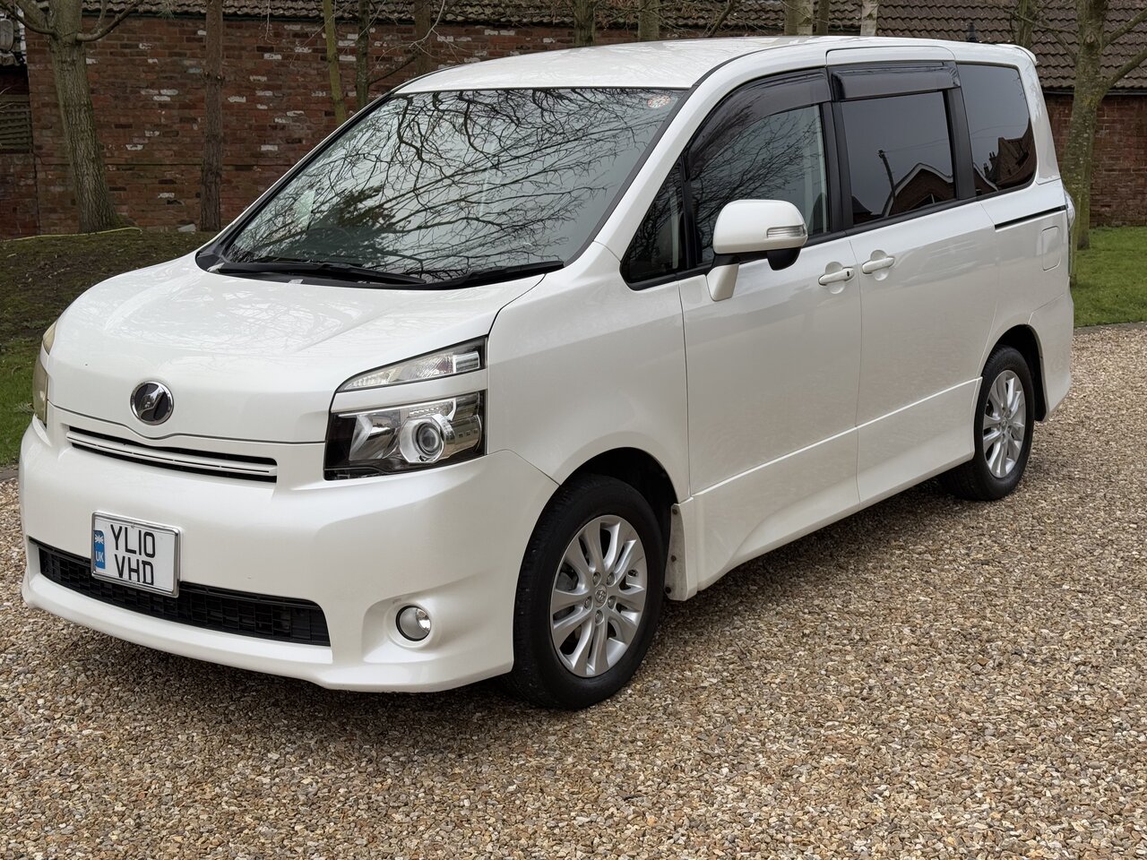 Toyota Voxy 2.0 Automatic  7 Seater