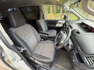 Toyota Voxy 2.0 Automatic  7 Seater