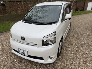 Toyota Voxy 2.0 Automatic  7 Seater