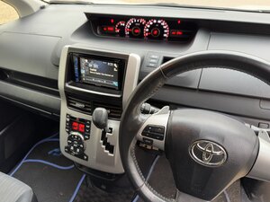 Toyota Voxy 2.0 Automatic  7 Seater