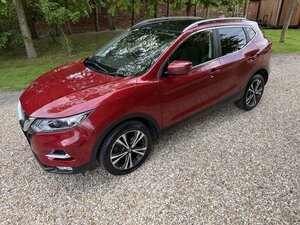 Nissan Qashqai 1.2 petrol N-connecta Dig-t 5dr