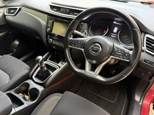 Nissan Qashqai 1.2 petrol N-connecta Dig-t 5dr