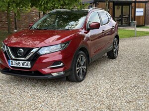 Nissan Qashqai 1.2 petrol N-connecta Dig-t 5dr
