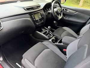 Nissan Qashqai 1.2 petrol N-connecta Dig-t 5dr