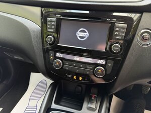Nissan Qashqai 1.2 petrol N-connecta Dig-t 5dr