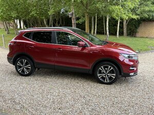 Nissan Qashqai 1.2 petrol N-connecta Dig-t 5dr