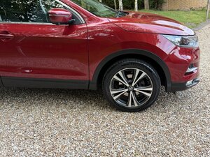 Nissan Qashqai 1.2 petrol N-connecta Dig-t 5dr