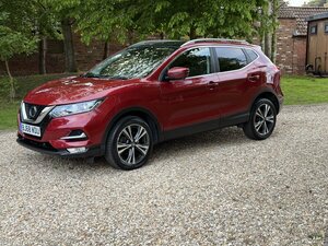 Nissan Qashqai 1.2 petrol N-connecta Dig-t 5dr