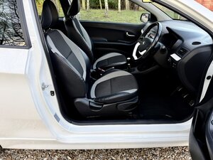 Kia Picanto 1.2  White Ecodynamics Special Edition