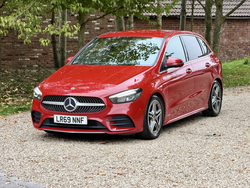 Mercedes-Benz B-Class 2.0 220 AMG LINE Premium 4matic AUTO 