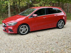 Mercedes-Benz B-Class 2.0 220 AMG LINE Premium 4matic AUTO 