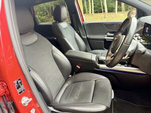 Mercedes-Benz B-Class 2.0 220 AMG LINE Premium 4matic AUTO 