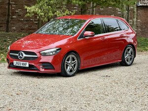 Mercedes-Benz B-Class 2.0 220 AMG LINE Premium 4matic AUTO 