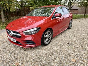 Mercedes-Benz B-Class 2.0 220 AMG LINE Premium 4matic AUTO 