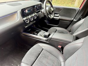 Mercedes-Benz B-Class 2.0 220 AMG LINE Premium 4matic AUTO 