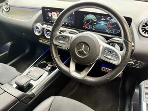 Mercedes-Benz B-Class 2.0 220 AMG LINE Premium 4matic AUTO 