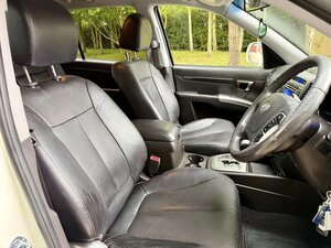 Hyundai Santa Fe 4WD Premium 2.2 CRDI Automatic