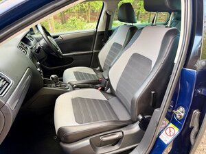Volkswagen Jetta 2.0 TDi Sport Automatic Saloon