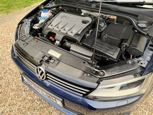 Volkswagen Jetta 2.0 TDi Sport Automatic Saloon