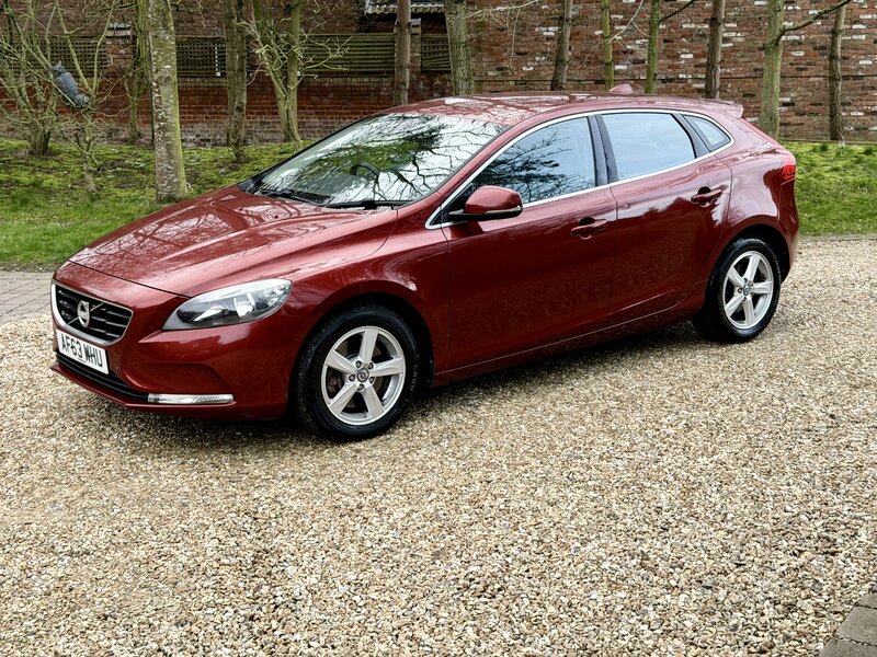 Volvo V40 2.0  SE D4 AUTO 5dr Hatch