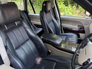 Land Rover Range Rover 3.0 Range Rover Vogue TDV6 Auto 