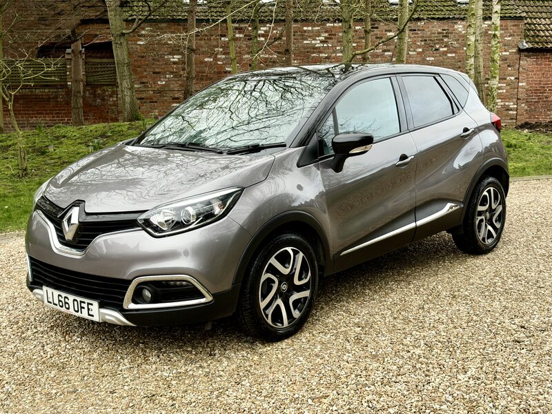 Renault Captur 1.2 Captur Signature NAV TCE AUtomatic