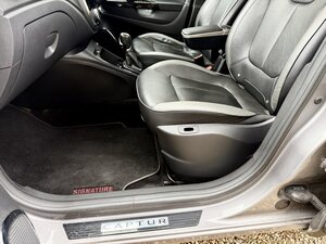 Renault Captur 1.2 Captur Signature NAV TCE AUtomatic