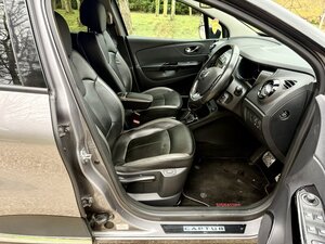 Renault Captur 1.2 Captur Signature NAV TCE AUtomatic