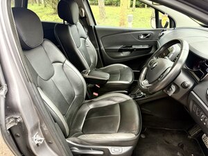 Renault Captur 1.2 Captur Signature NAV TCE AUtomatic