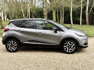 Renault Captur 1.2 Captur Signature NAV TCE AUtomatic