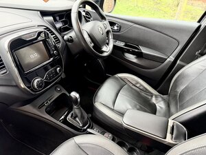 Renault Captur 1.2 Captur Signature NAV TCE AUtomatic
