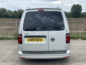 Volkswagen Caddy MaxI 2.0 Caddy Maxi C20 Trendline Tdi Semi-auto dr