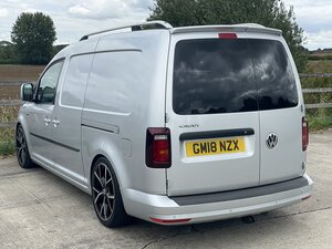 Volkswagen Caddy MaxI 2.0 Caddy Maxi C20 Trendline Tdi Semi-auto dr