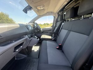 Vauxhall Vivaro 2.0 Vivaro F3100 Dynamic S/S AUTO 6dr