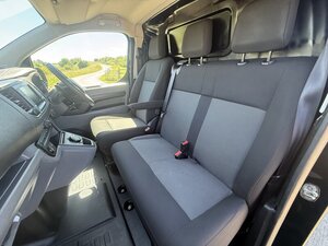 Vauxhall Vivaro 2.0 Vivaro F3100 Dynamic S/S AUTO 6dr