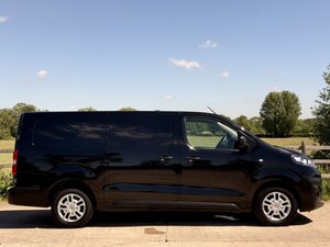 Vauxhall Vivaro 2.0 Vivaro F3100 Dynamic S/S AUTO 6dr