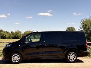 Vauxhall Vivaro 2.0 Vivaro F3100 Dynamic S/S AUTO 6dr