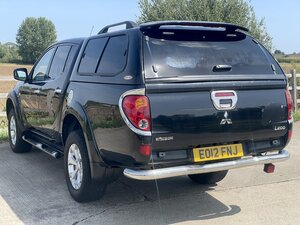 Mitsubishi L200 2.5 L200 Barbarian Lwb Double Cab Di-d 4x4 Auto 