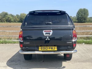 Mitsubishi L200 2.5 L200 Barbarian Lwb Double Cab Di-d 4x4 Auto 