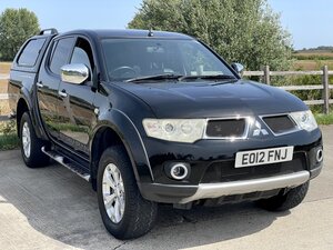 Mitsubishi L200 2.5 L200 Barbarian Lwb Double Cab Di-d 4x4 Auto 