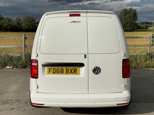 Volkswagen Caddy 2.0 Caddy C20 Trendline Tdi Semi-auto dr