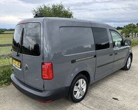 Volkswagen Caddy Maxi Kombi 2.0 Caddy MAXI Kombi C20 TDI DSG Semi-auto 5dr